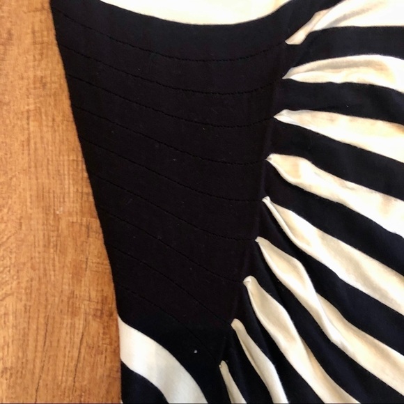 ECI black and white striped maxi. Large - Picture 10 of 13